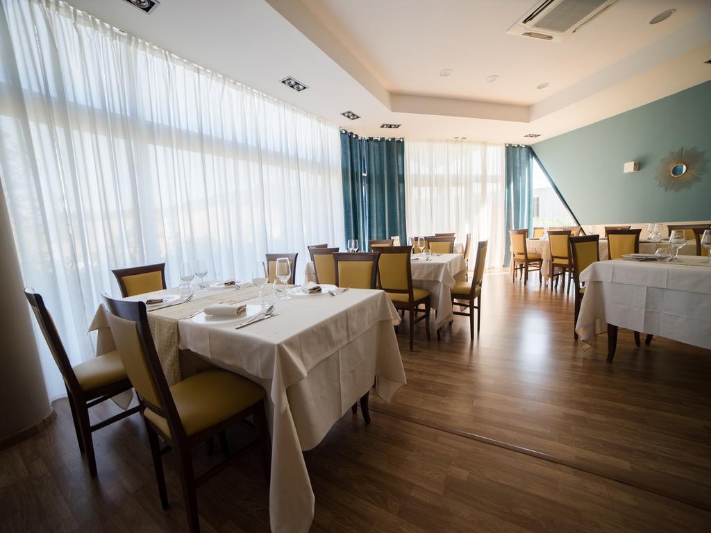 Hotel Select Atessa Eksteriør billede
