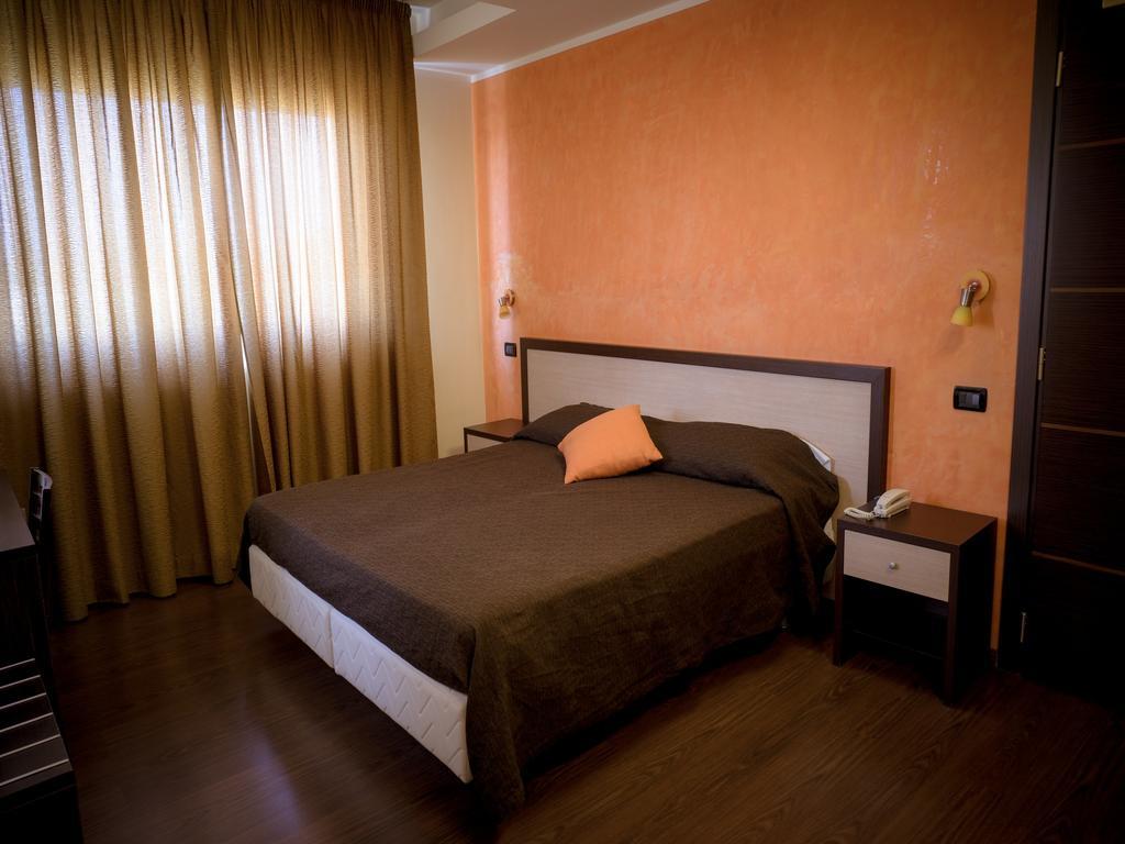 Hotel Select Atessa Eksteriør billede