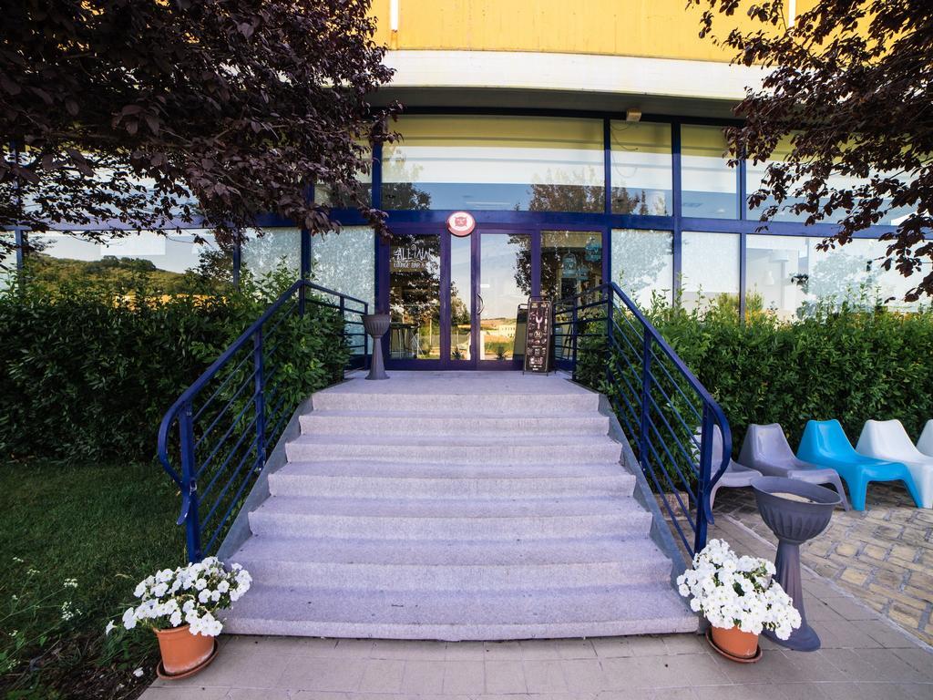 Hotel Select Atessa Eksteriør billede